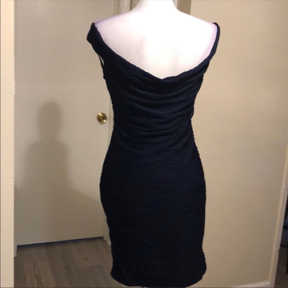 Fits 6-8 Black wave off shoulder mini - Picture 7 of 8